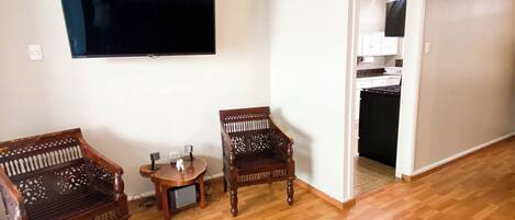 Apartment, 1 Bedroom, Smoking | Living room