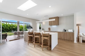 Interior - Burleigh Waters Luxury (Burleigh Waters)