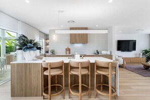 Interior - Burleigh Waters Luxury (Burleigh Waters)