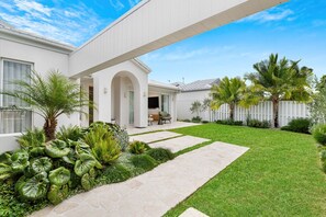 Exterior - Burleigh Waters Luxury (Burleigh Waters)