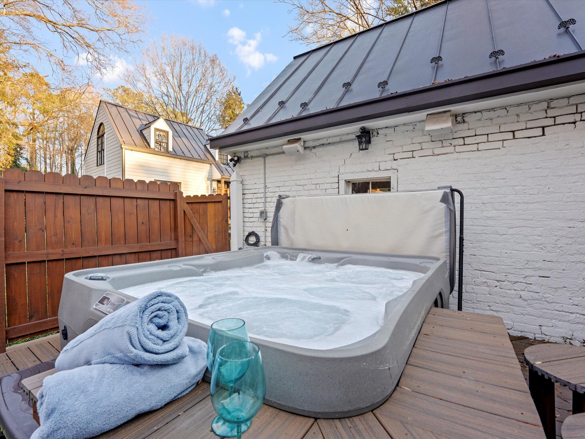 Outdoor spa tub