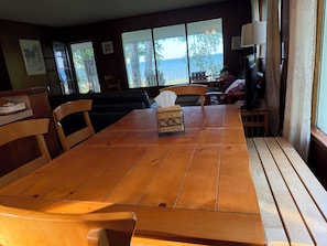 Dining - Peaceful 3BR paradise on Lake Huron, 100ft shoreline, ideal for a retreat! (Cheboygan)