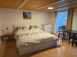 2 soverom, strykejern/-brett, wi-fi og sengetøy