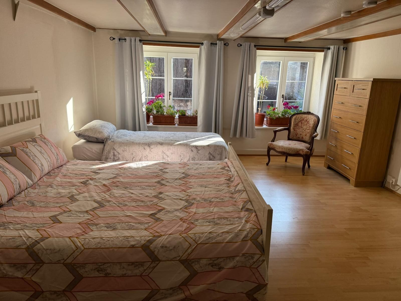 2 bedrooms, desk, iron/ironing board, free WiFi