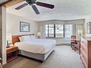 1 bedroom, iron/ironing board, WiFi, bed sheets - Studio with Biking Trails, Pool, Hot Tub (Crested Butte)