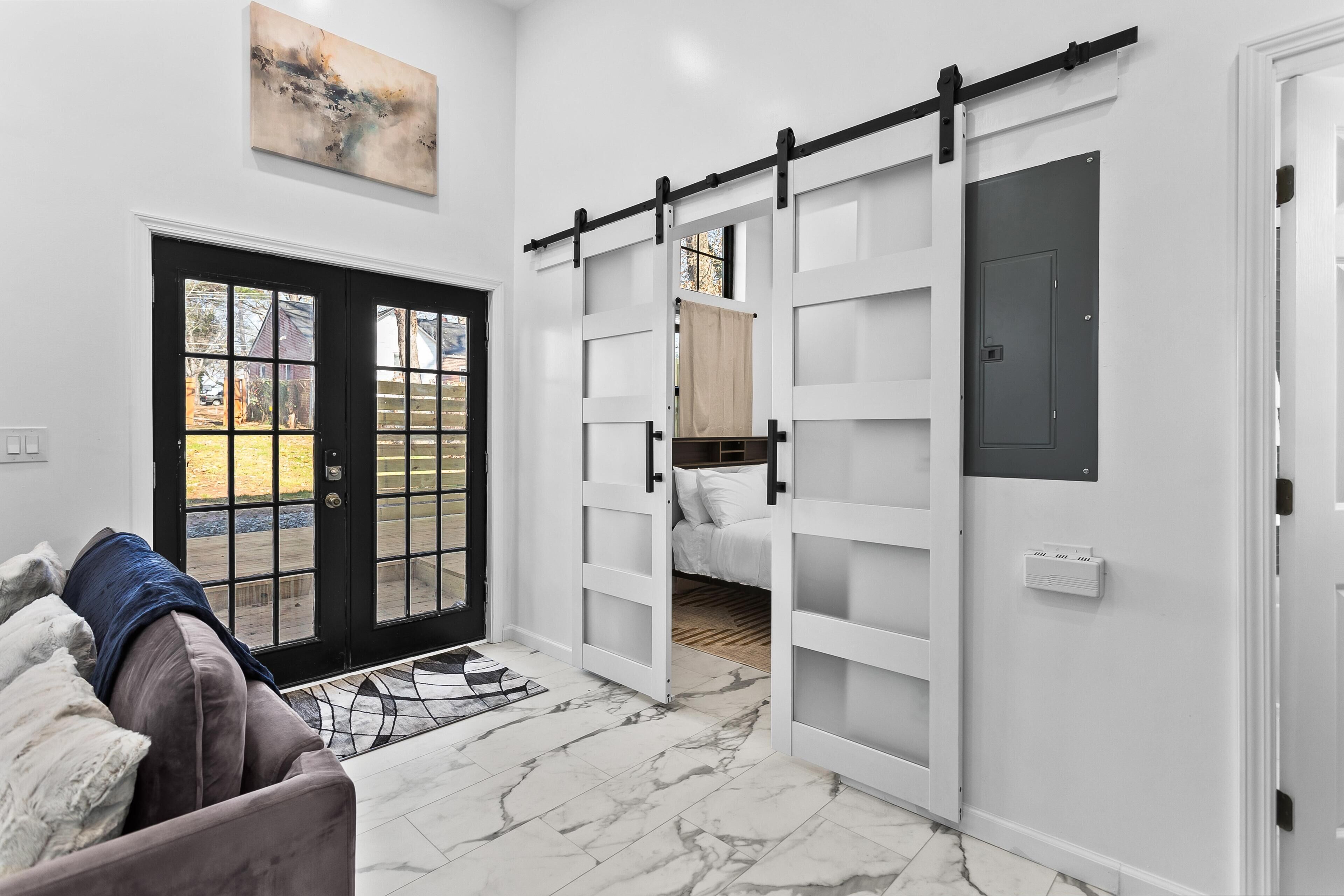 1 bedroom, internet, bed sheets