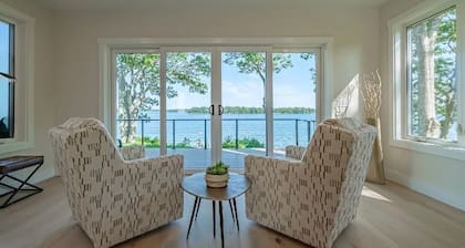 MODERN LUXURY OCEANFRONT RETREAT IN FREEPORT, 4bd, 5baths, 4500 Sq Ft