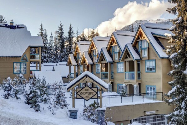 Exterior - Blackcomb. 3-bedroom condo near the gondola. 2 garage spaces. (Whistler)