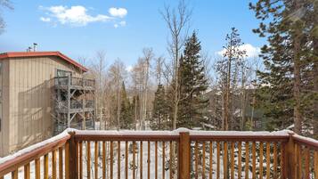 Studio (3 Bedrooms) | Exterior