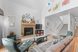 Studio (3 Bedrooms) | Front of property