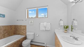 Studio (3 Bedrooms) | Exterior