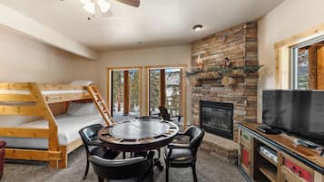 House (3 Bedrooms) | Property amenity