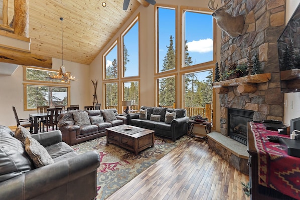 House (3 Bedrooms) | Exterior