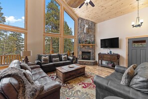 House (3 Bedrooms) | Front of property