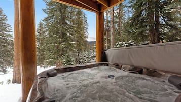 House (3 Bedrooms) | Property amenity
