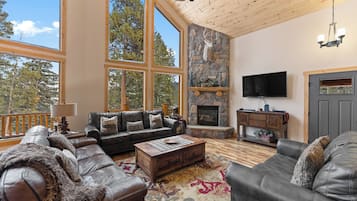 House (3 Bedrooms) | Front of property