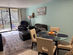 Dining - Bonita Bay - Family-Friendly 2 Bedroom Condo (Bonita Springs)