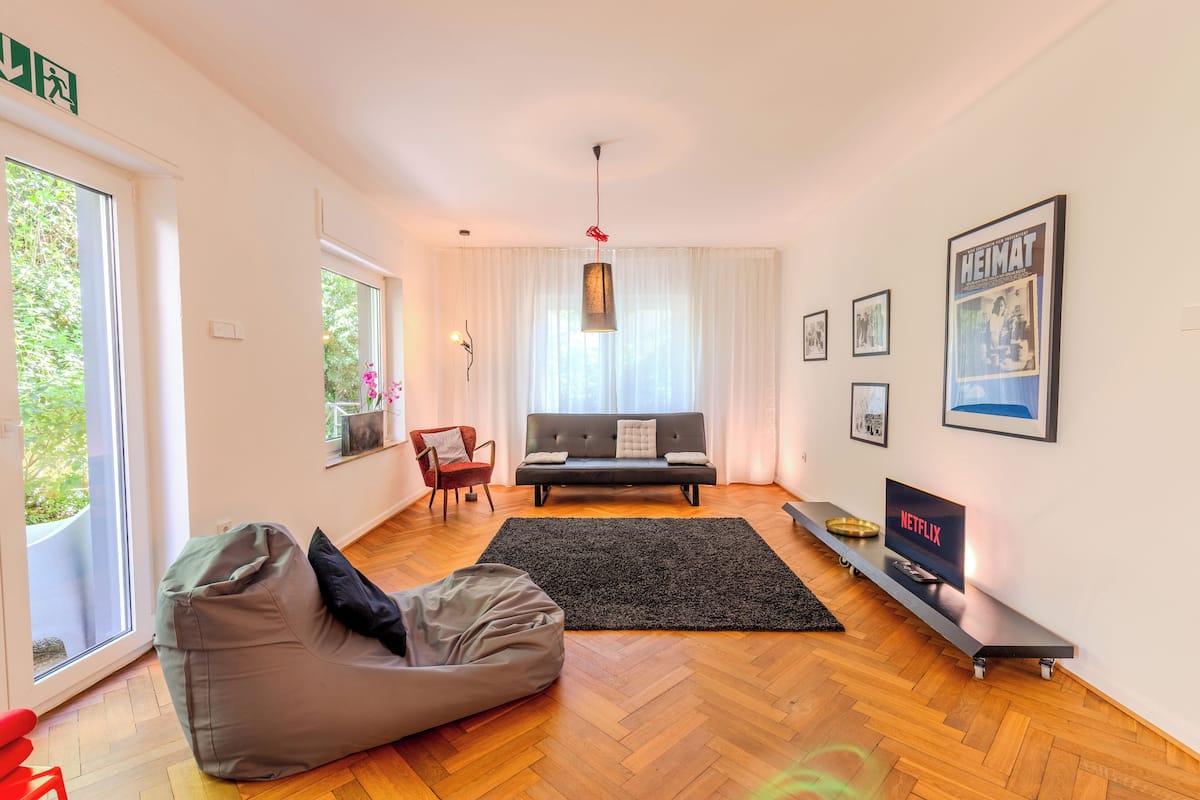 Deluxe Apartment | Desk, laptop workspace, free WiFi