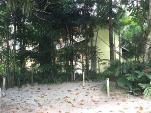 Property grounds - Chalet just steps from the sands of Itamambuca (Ubatuba)