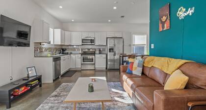 Dallas Delight! Hot tub and Gameroom!