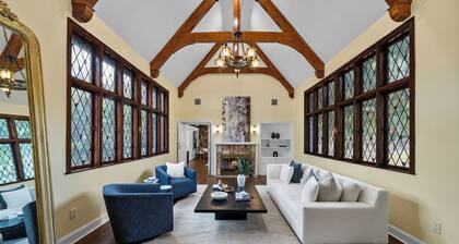 Private 8-bedroom Villa by NYC train