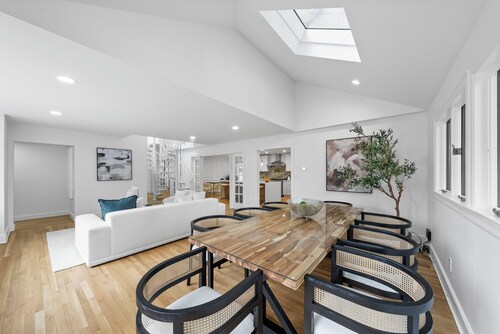 Private 8-bedroom Villa by NYC train