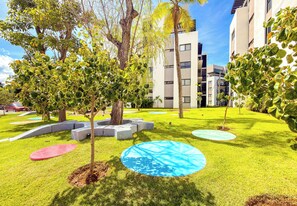 Property grounds - Apartment in front of the swimming pool, security, 24 h security (Puerto Vallarta)