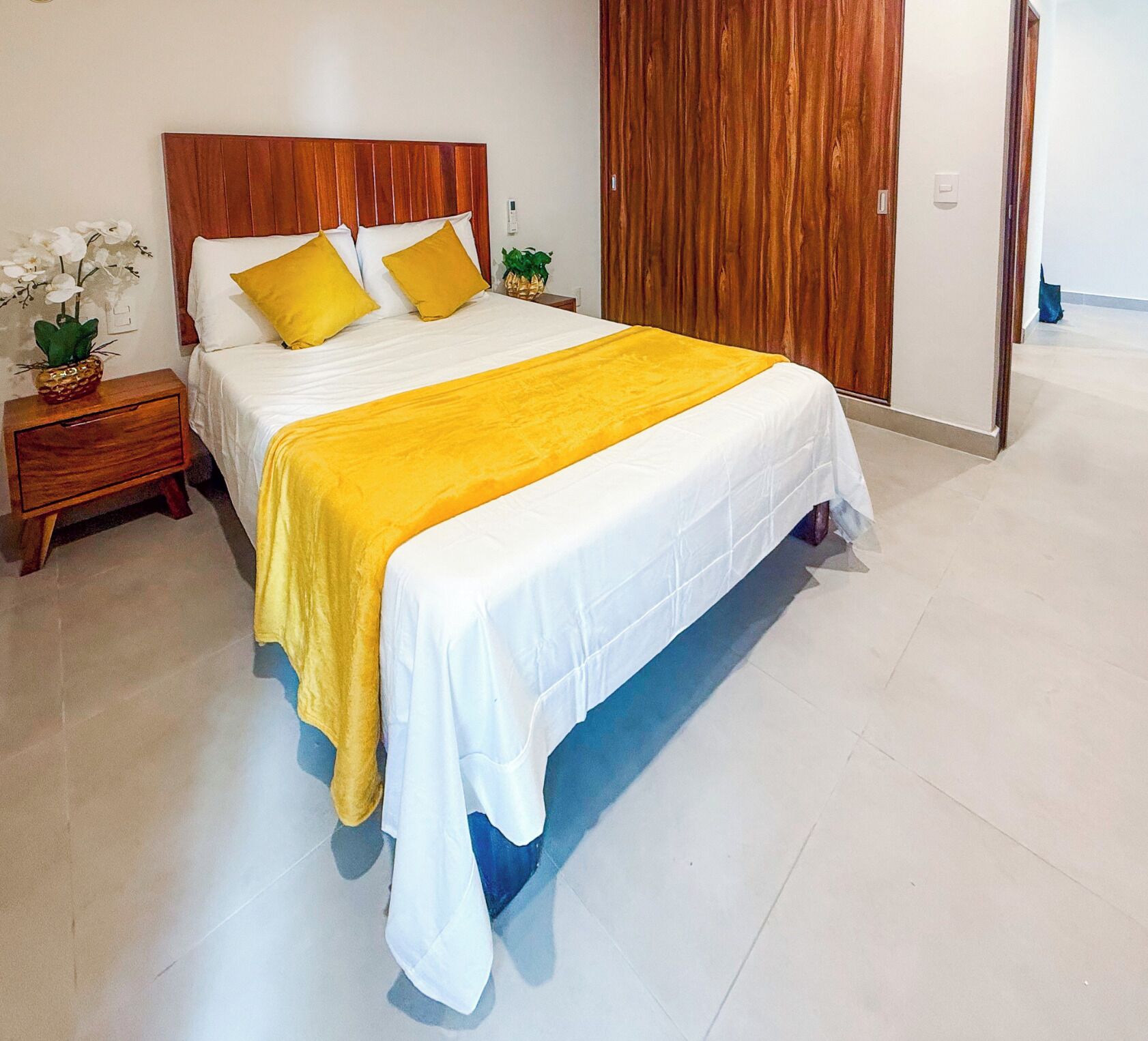 3 quartos, ferros/tábuas de passar roupa, Wi-Fi, roupa de cama