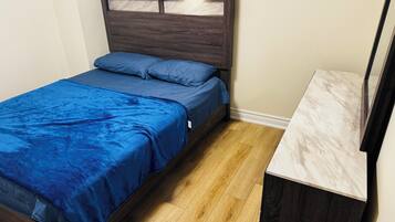 Fer et planche à repasser, Wi-Fi, literie fournie