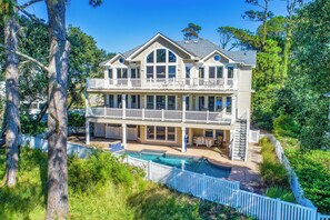 Exterior - CL-4 "Perfect Sunset" • Sound front • Private pool • Hot tub (Corolla)