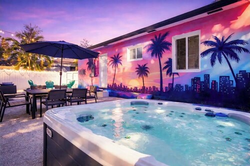 Wynwood/Downtown/Midtown/Brickell • Hot Tub