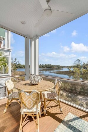 Outdoor dining - “Roseate Tide” 9844 Haven Loop, 3 BR Kiawah River, Stunning River Views, Sleeps 6 (Johns Island)