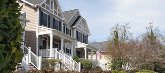 Charming Daisy Cottage, a 2-bedroom house in historic Haverford, PA.