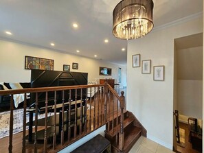 Interior - 4BR Townhouse 5-Min to DIX30 20-Min to Downtown (Brossard)