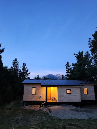Exterior. Cabaña Aida Epuyén - comfortable and bright cabin in a natural setting