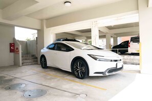 Parking - Loveokinawa-Namihira House (Yomitan son, Nakagami gun)