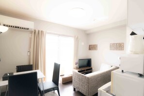 Living area - Loveokinawa-Namihira House (Yomitan son, Nakagami gun)