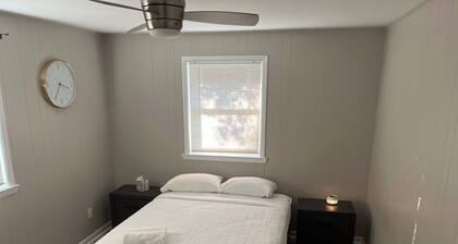 2-bedroom apartment in cool Pensacola with AC for relaxing stays