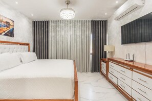 Iron/ironing board, WiFi, bed sheets