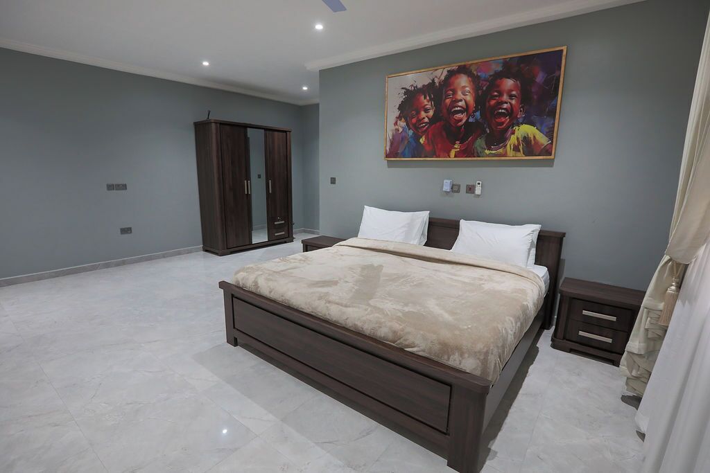 2 室のベッドルーム、アイロン / アイロン台、WiFi (無料)、ベッドシーツ