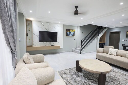 Premium 2-Bedroom Townhome in Kumasi– Modern, Secure & Fully Furnished