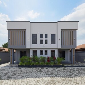Exterior - Premium 2-Bedroom Townhome in Kumasi– Modern, Secure & Fully Furnished (Kumasi)