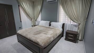 2 bedrooms, desk, iron/ironing board, free WiFi