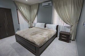 2 bedrooms, desk, iron/ironing board, free WiFi - Premium 2-Bedroom Townhome in Kumasi– Modern, Secure & Fully Furnished (Kumasi)