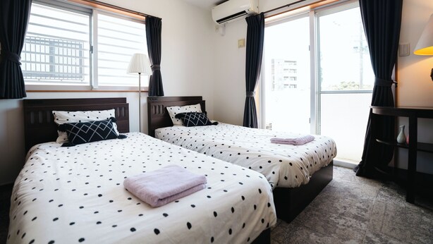 Comfort kamer, 1 twee- of 2 eenpersoonsbedden, balkon, uitzicht op heuvels