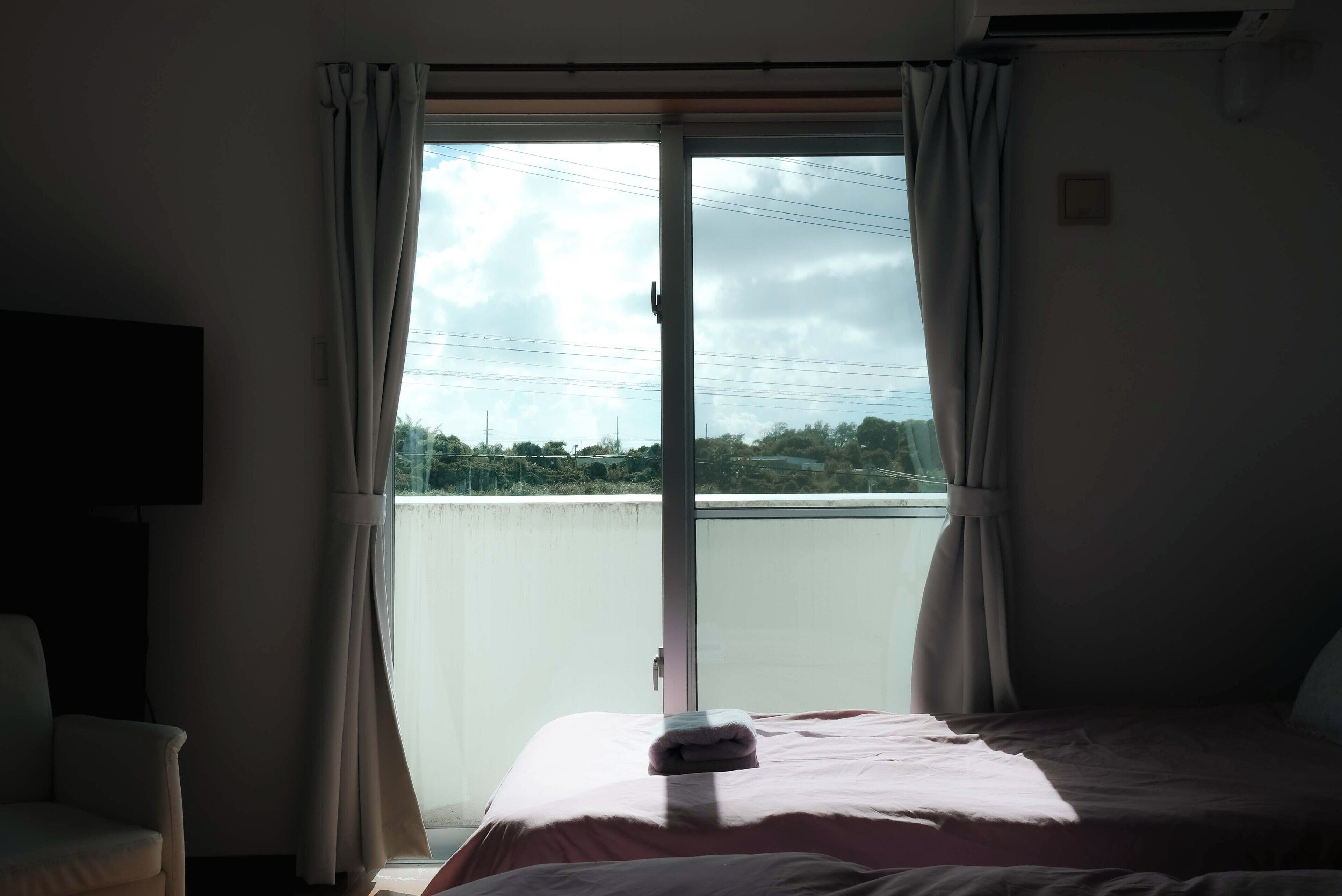 Dobbelt- eller tomannsrom – comfort, balkong, utsikt mot høyde | Lydisolert og wi-fi (inkludert)