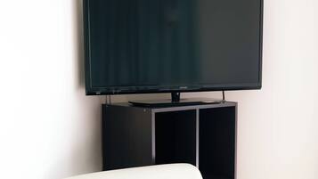 Dobbelt- eller tomannsrom – comfort, balkong, utsikt mot høyde | Lydisolert og wi-fi (inkludert)