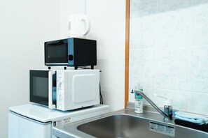 Comfort-Doppel- oder -Zweibettzimmer, Balkon, Hügelblick | Schallisolierte Zimmer, kostenloses WLAN