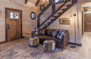 TV connectée, cheminée, jeux vidéo, baby-foot