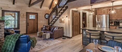 スマートテレビ、暖炉、テレビゲーム、テーブルサッカー台